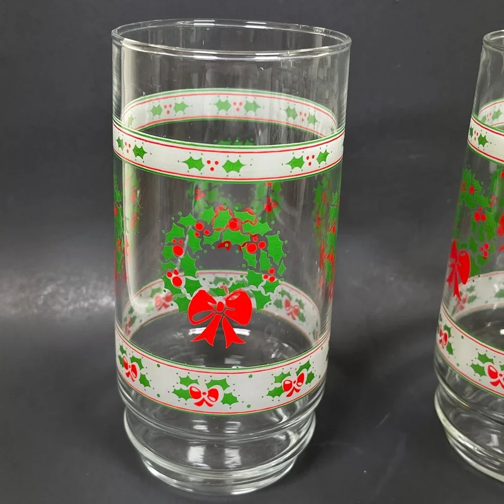 Vintage Indiana Victoria‎ Christmas 4 Glasses Holly Wreath Red Bow Tumblers